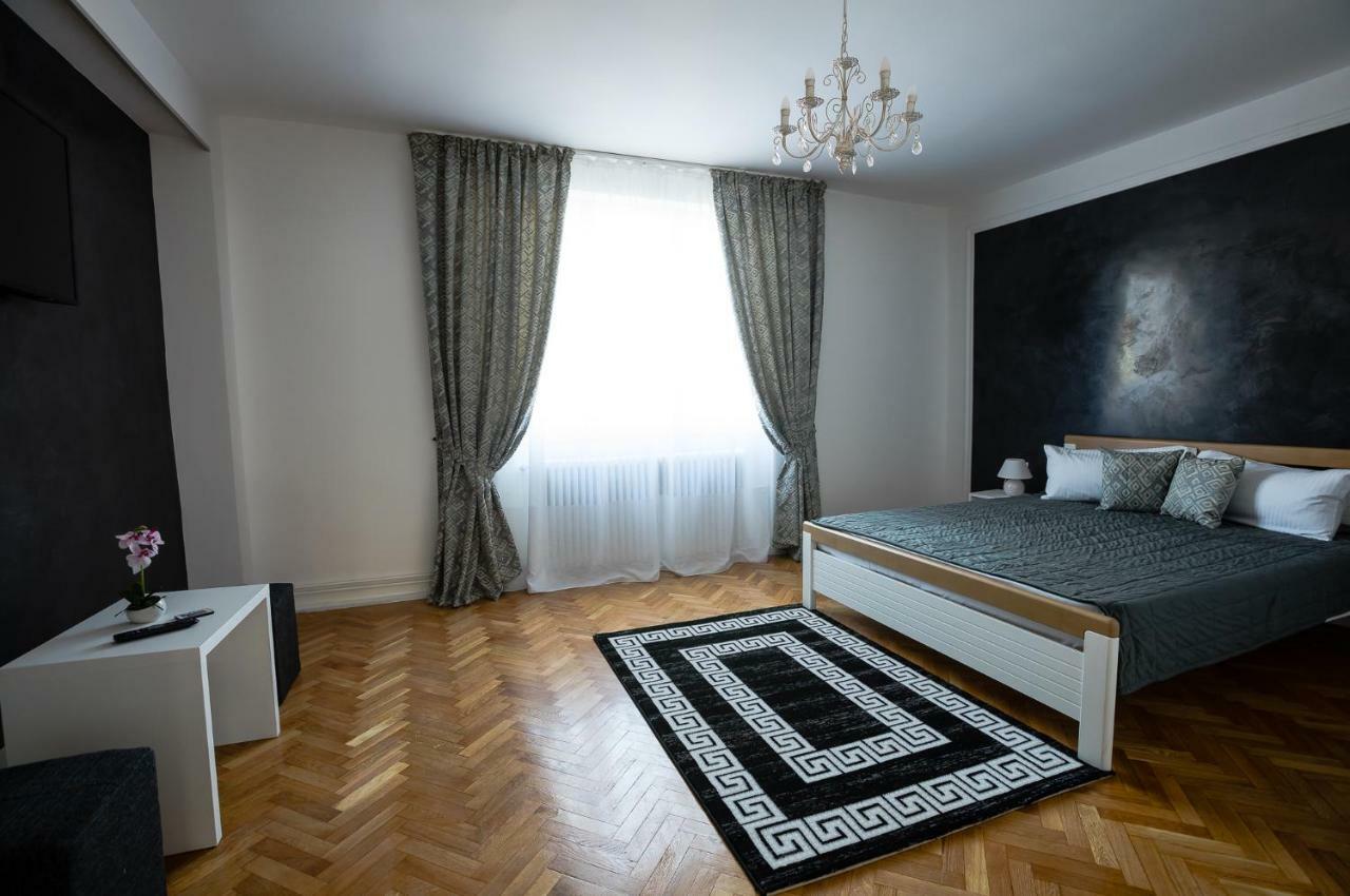 White Spacious Apartment Sibiu Buitenkant foto